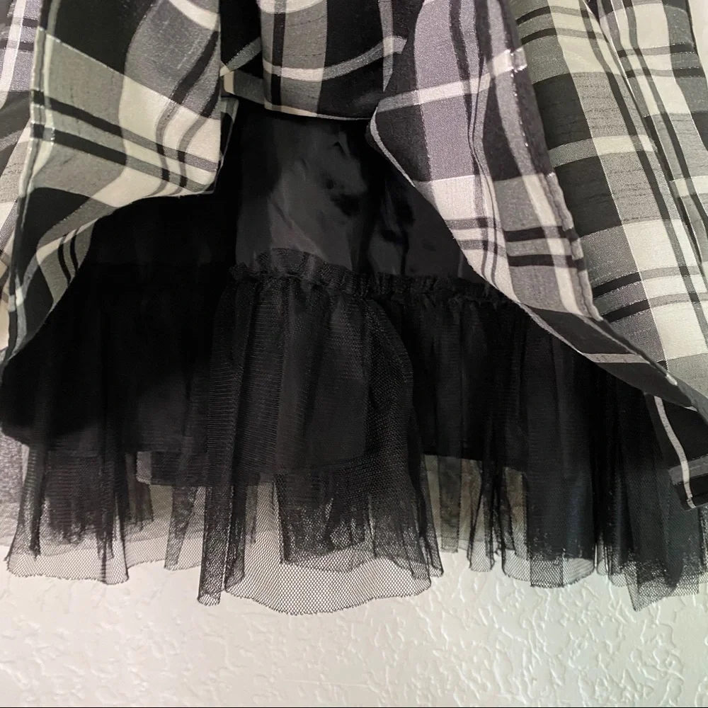 Girls Plaid Black/white fit flare Dress & cardigan Size 4